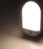 LED Wandleuchte "NIAS" IP54, 3000K - 10W, 980lm, 140&deg; Bewegungsmelder